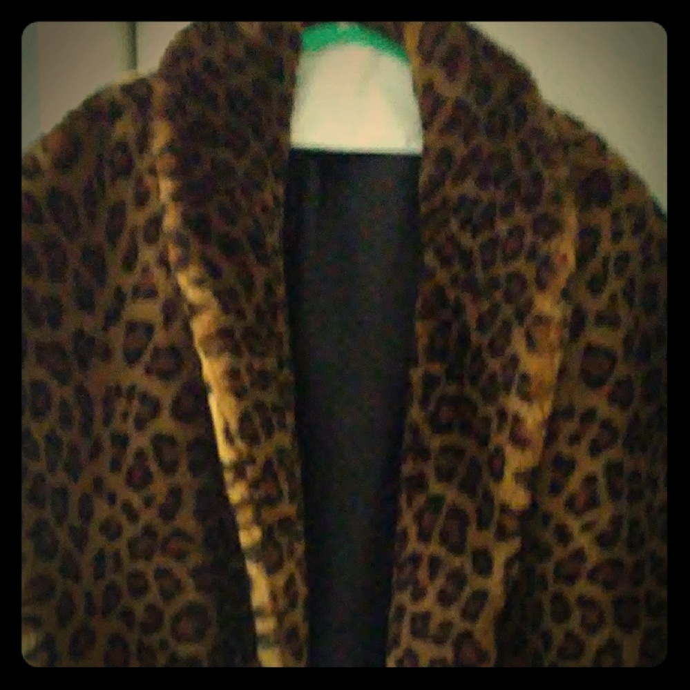 Leopard print faux fur vest